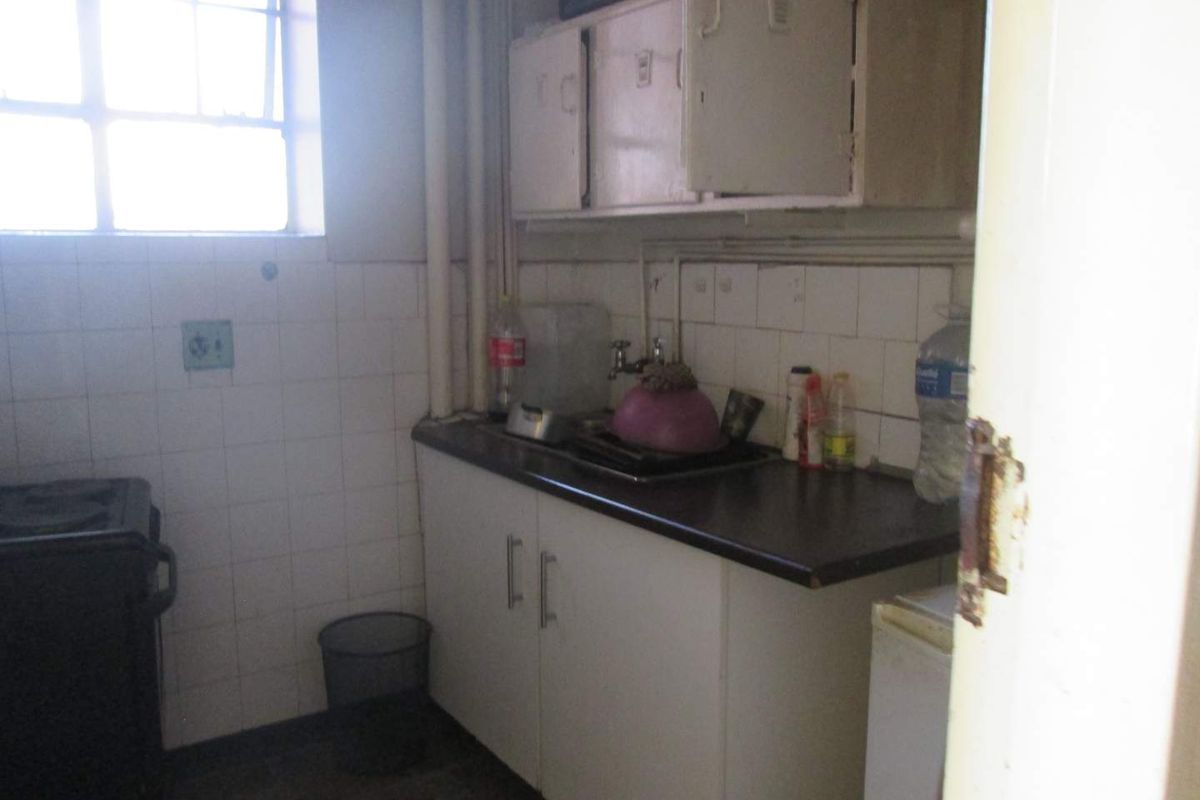 A VERY NEAT AND CLEAN BEAUTIFUL BACHELOR FLAT FOR SALE IN PRETORIA  CENTRAL - Photo 5