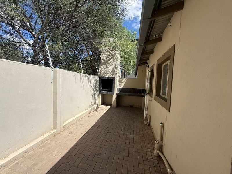 2 Bedroom Townhouse For Sale in Pionierspark Ext 1 - Photo 7