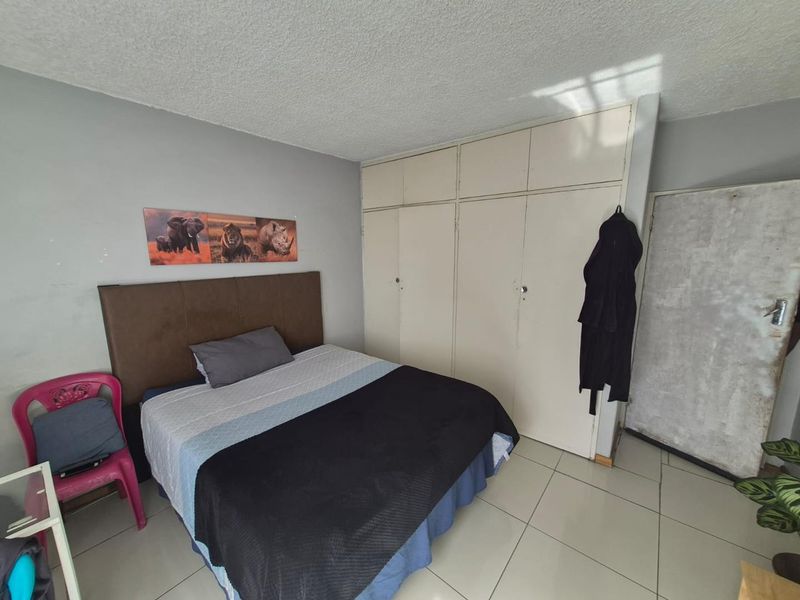 2.5 apartment for sale in Sunnyside - Photo 2
