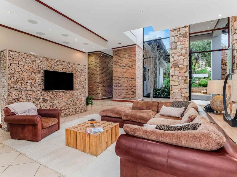 EXECUTIVE FURNISHED HOME - Photo 5