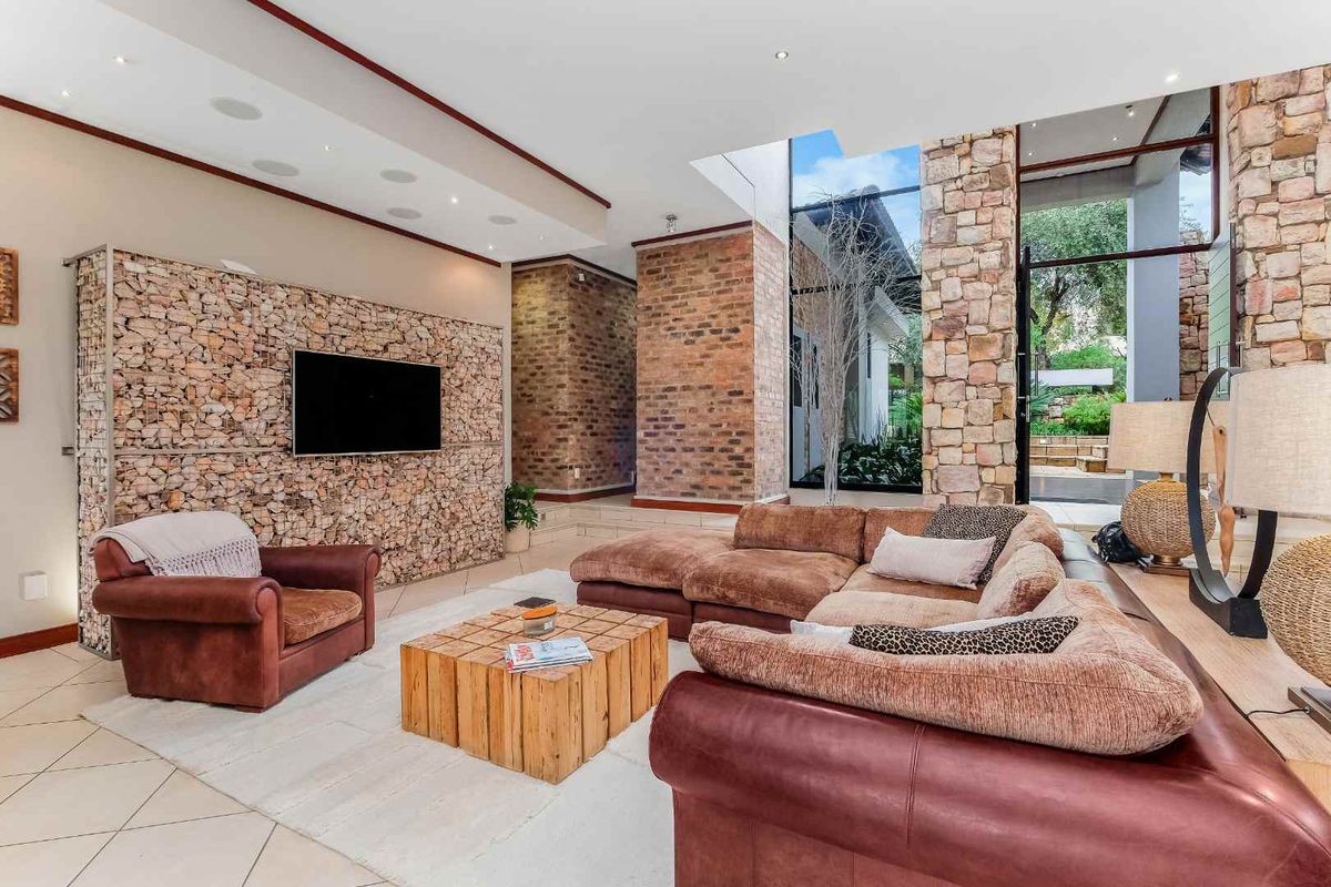 EXECUTIVE FURNISHED HOME - Photo 5