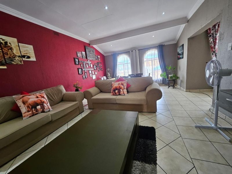 House For Sale in New Redruth, Alberton - Photo 8