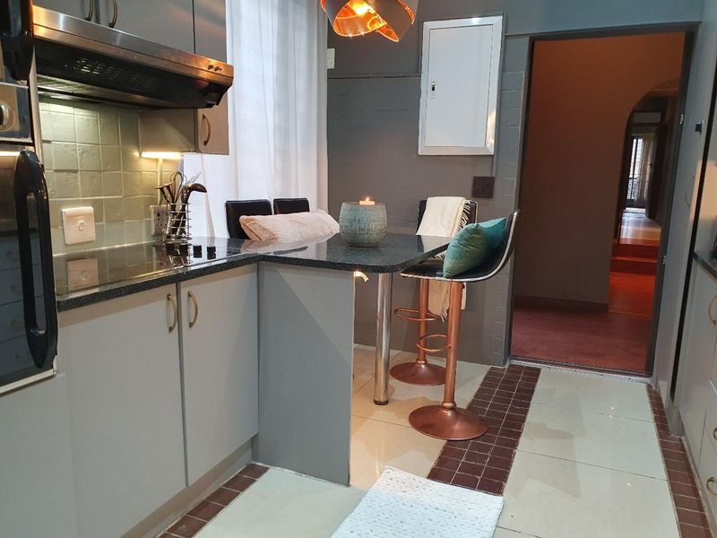 Perfect for Extended stay Unique rental furnished Home with great facilities - Photo 6