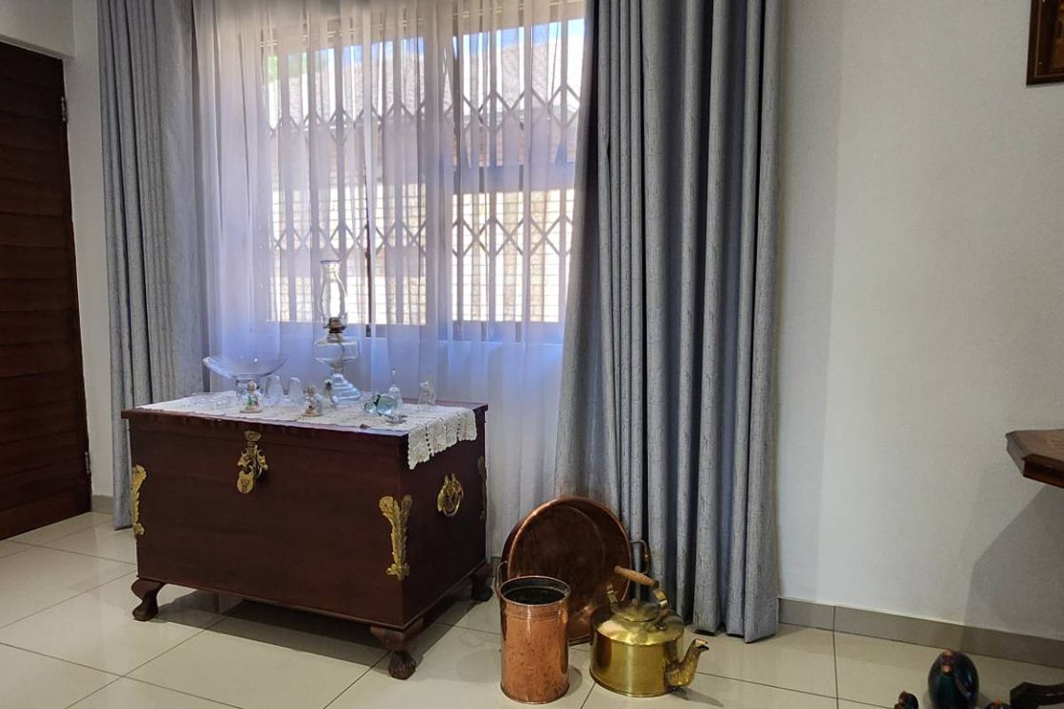 Modern Comfort Meets Space — Stylish 3-Bed Townhouse in New Redruth - Photo 5