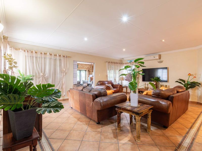 Charming Noordheuwel Living - Photo 6