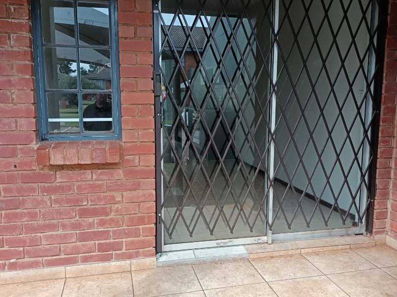 Ground Floor Apartment to Rent in Theresapark Estate | R5 300 - Photo 2