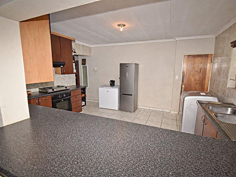 "Spacious Face Brick Home" - Photo 8