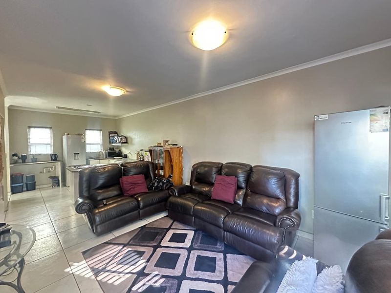 3 Bedroom Townhouse for Sale, Kramersdorf, Swakopmund - Photo 2