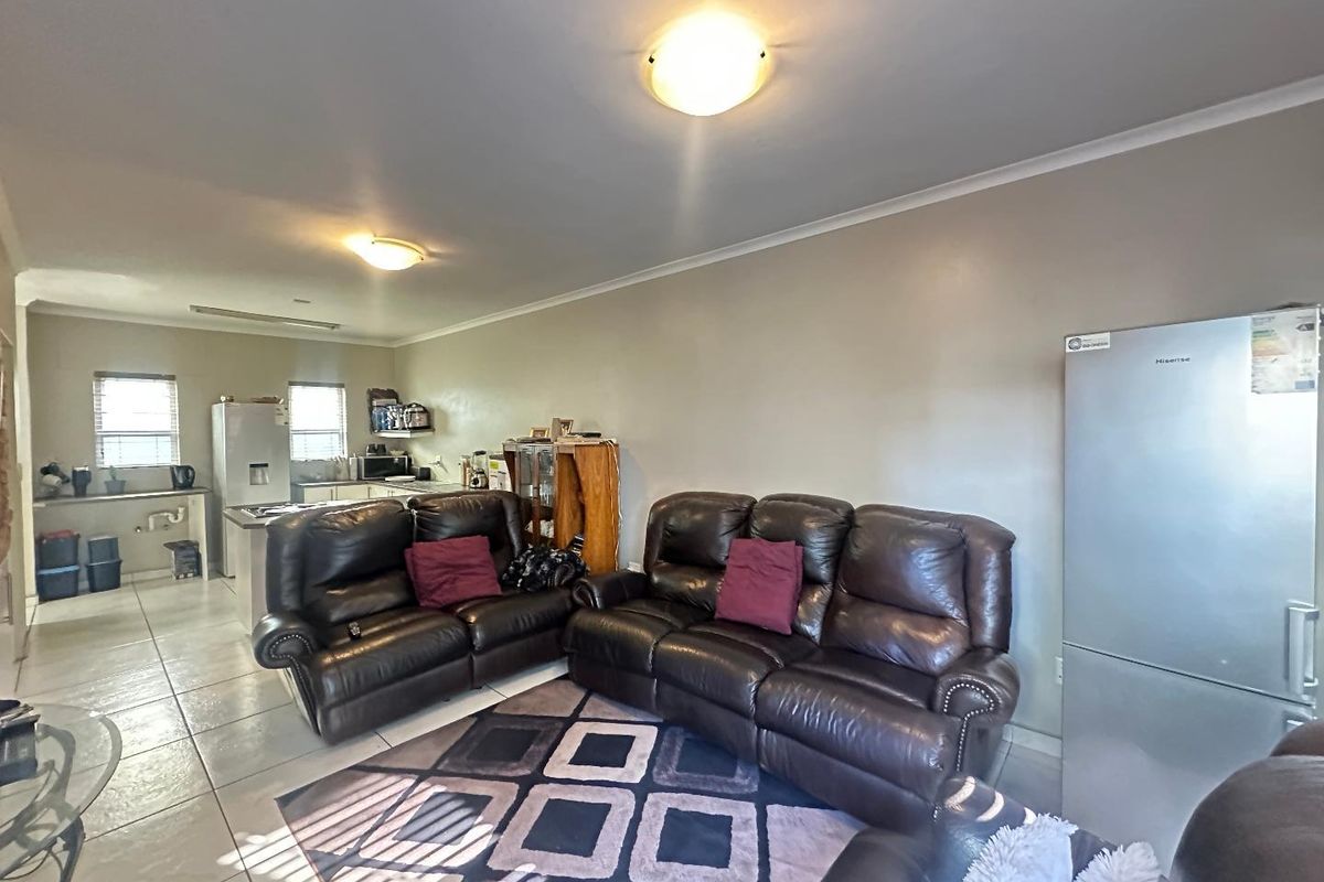 3 Bedroom Townhouse for Sale, Kramersdorf, Swakopmund - Photo 2
