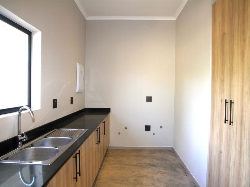 Make a move to the Lowveld bush. - Photo 7