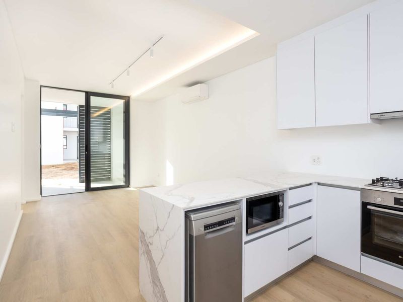 New Two-Bedroom Ground-Floor Apartment in Val de Vie Vivante Village at Val de Vie Estate - Photo 5