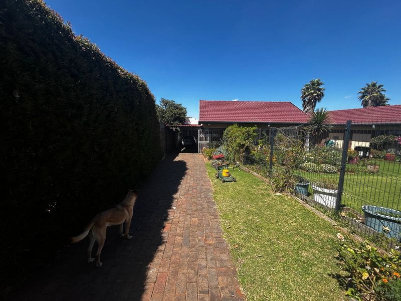 4 bedroom home for sale in roodepoort - Photo 2