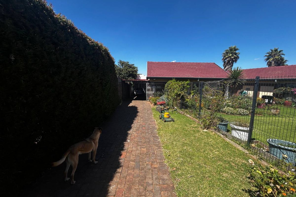 4 bedroom home for sale in roodepoort - Photo 2
