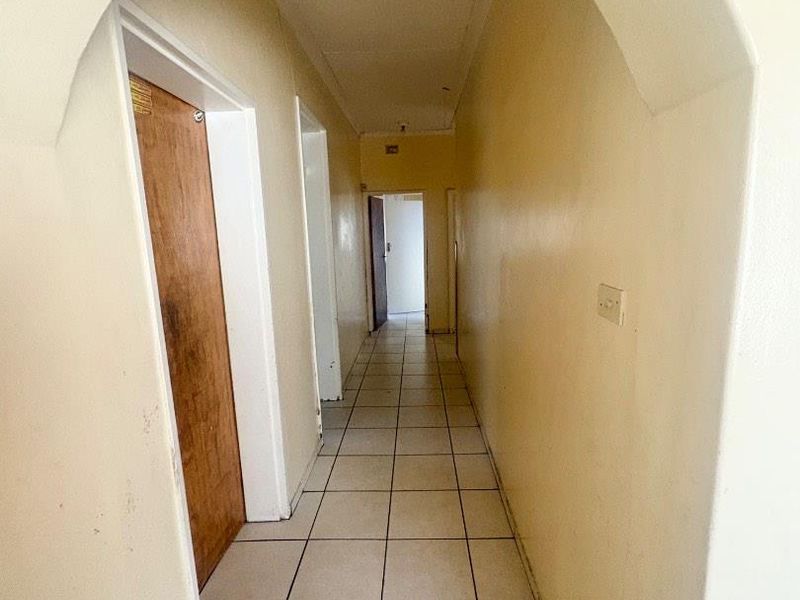 4 Bedrooms House For Sale in Okahandja - Photo 6