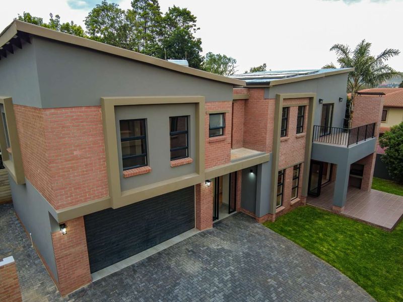 3 Bedroom Modern Home with Solar in Secure Complex - Photo 4