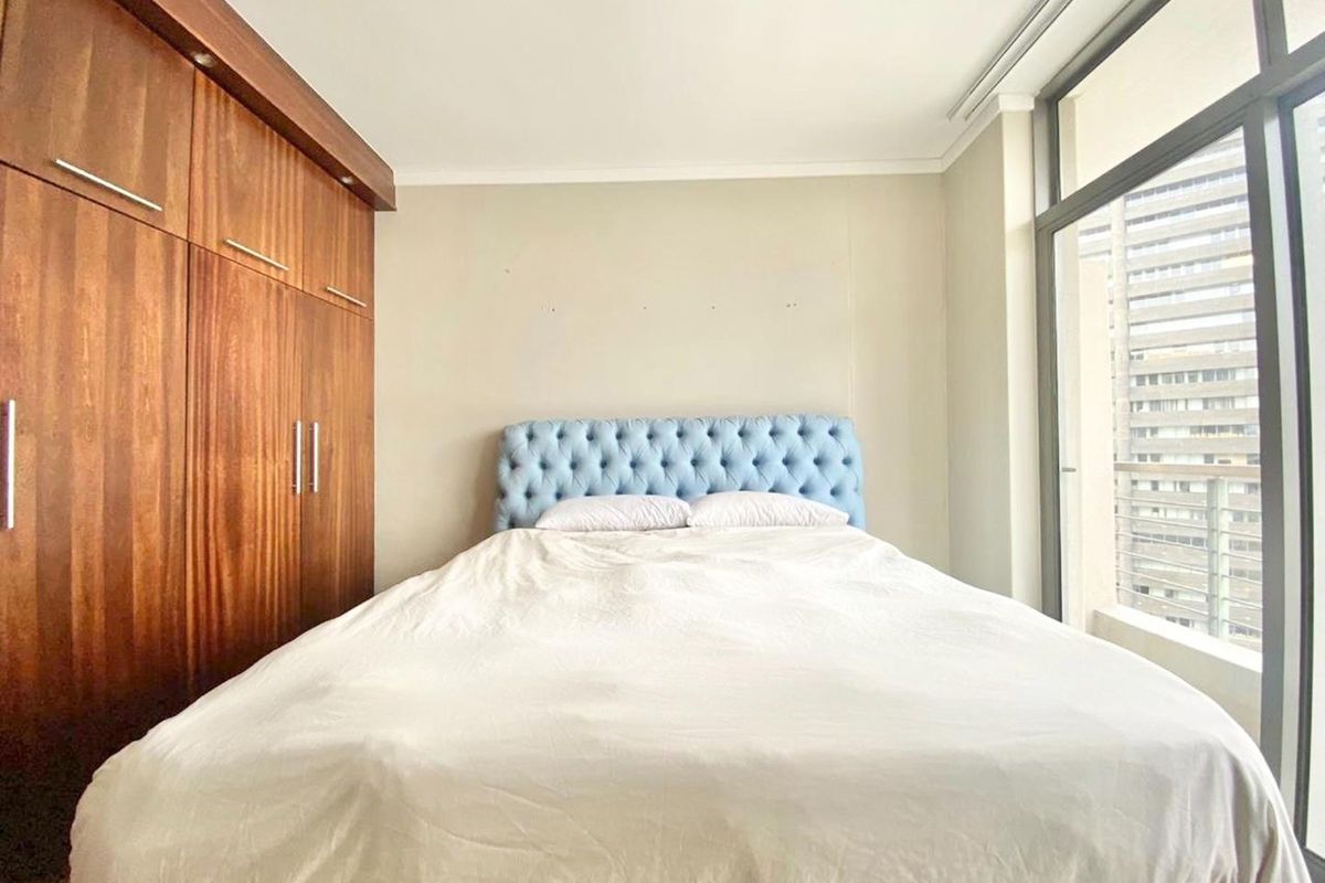 Modern, Stylish 2-Bedroom Apartment in the Heart of Cape Town - Photo 5