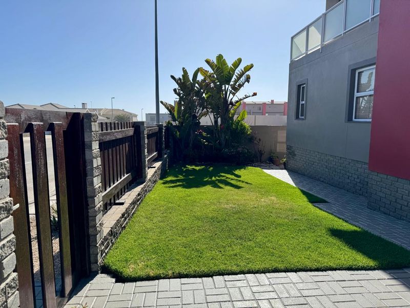 A quiet family home in mile 4 - Photo 8