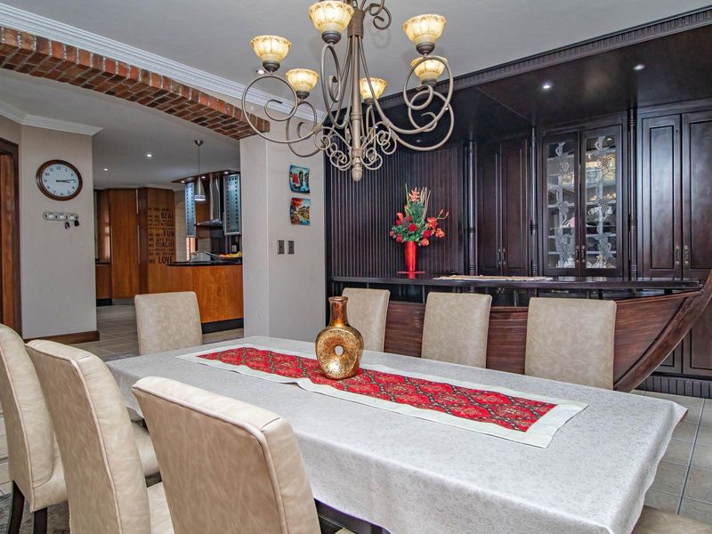 Experience Refined Living in the Monte Cristo Estate! - Photo 10