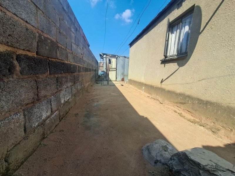 2 Bedroom House In Ivory Park - Photo 9