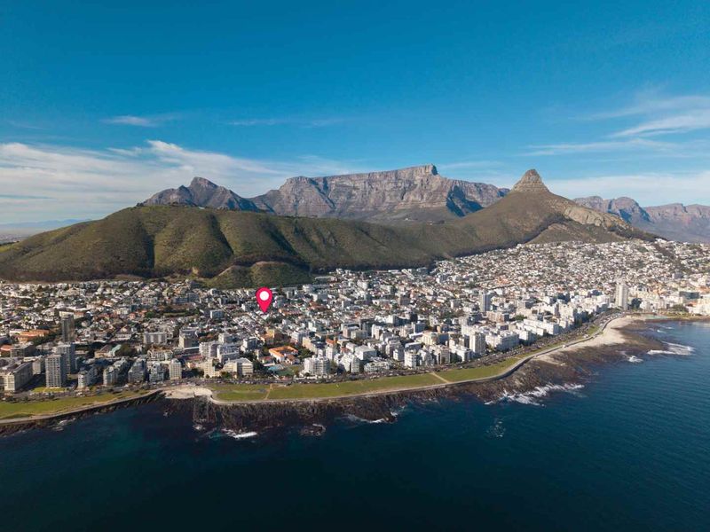 Prime Sea Point Renovator with Endless Potential - Photo 8