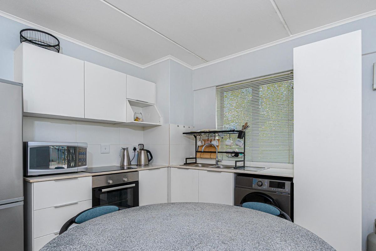 Secure Gem in the heart of Rondebosch - Photo 5