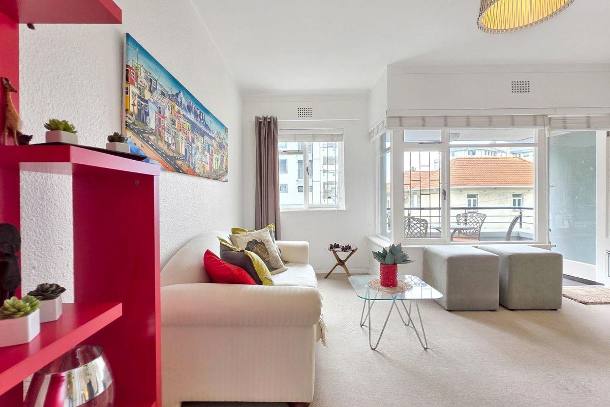 Rare duplex in the heart of Sea Point - Photo 2