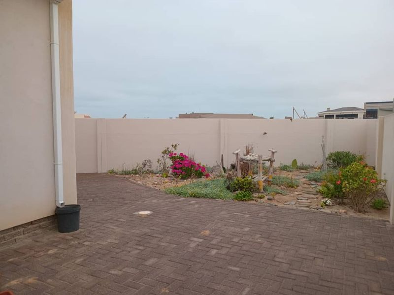 Double storey house for sale in South Dune, Henties Bay - Photo 7