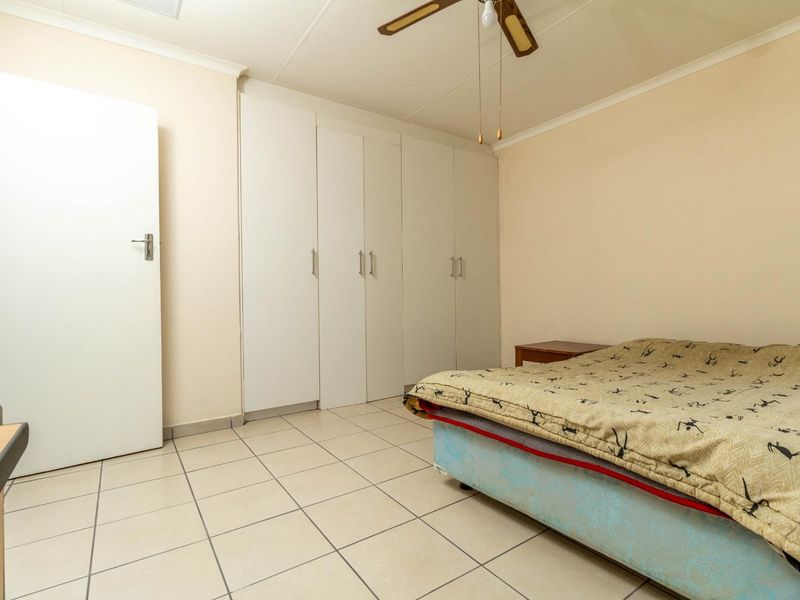 One Bedroom Garden Cottage - Photo 10