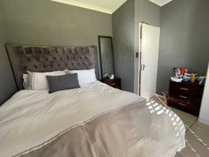 Secure & Spacious: Perfect for Families! - Photo 10