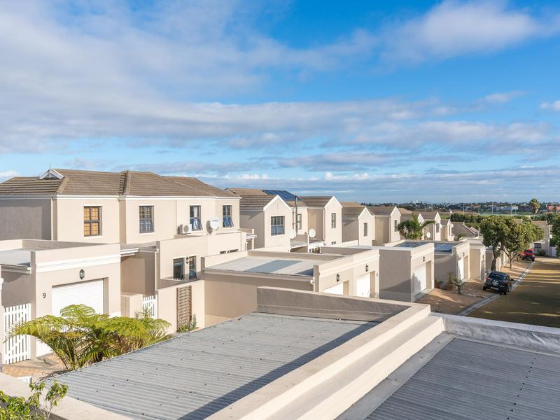 Lock Up & Go Townhouse Living - Photo 10