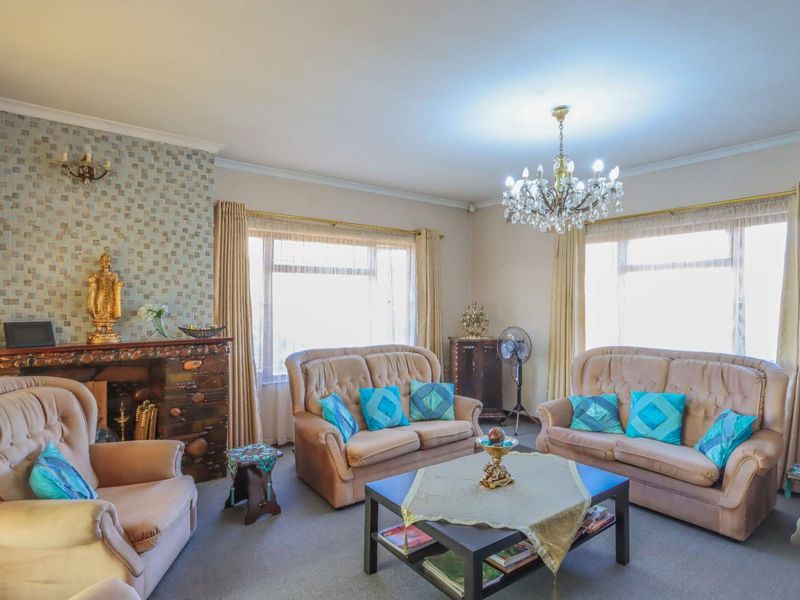 Home With Endless Potential. - Photo 6