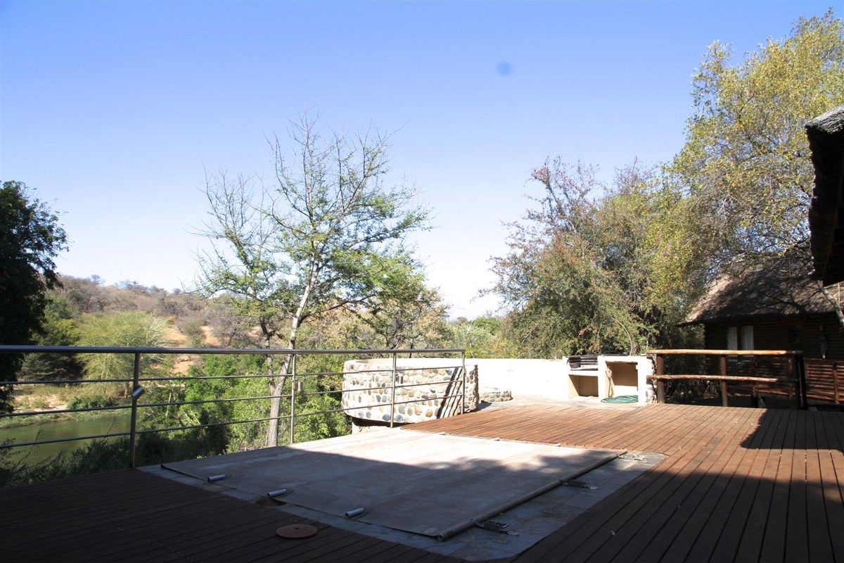 Prime location overlooking the Olifant’s River. - Photo 4
