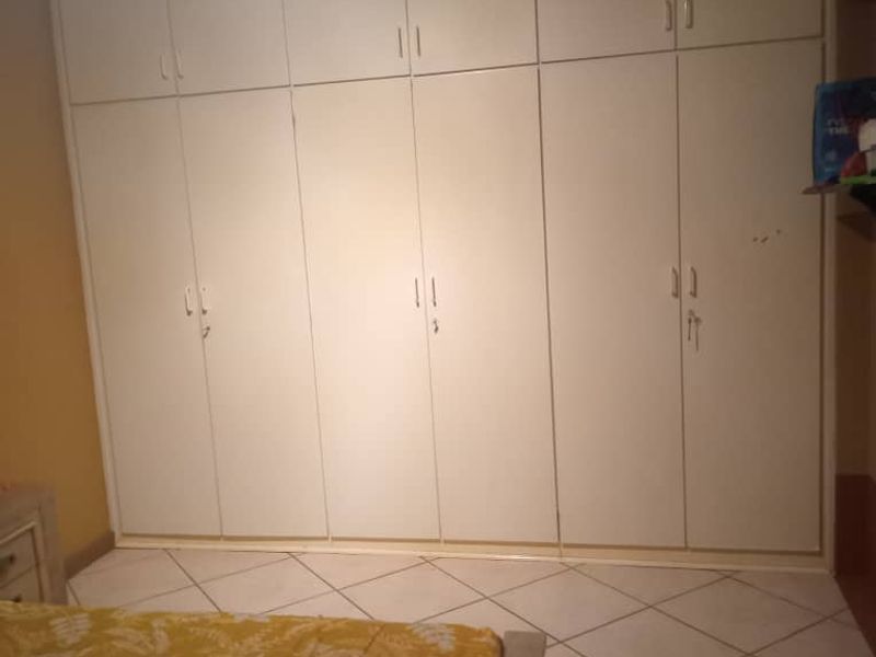 Olympia cottage-type town house with larger garden - Photo 5