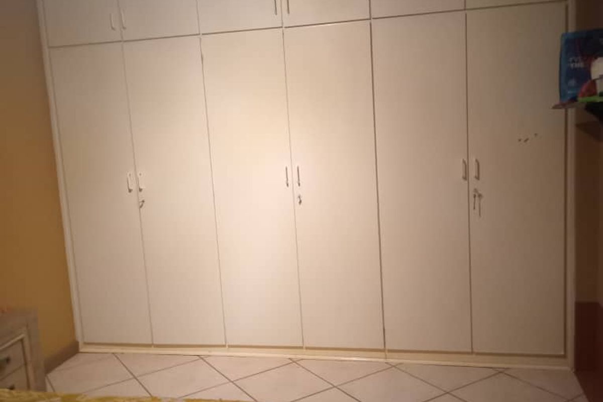 Olympia cottage-type town house with larger garden - Photo 5