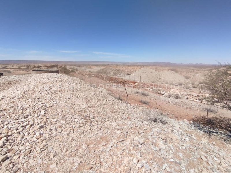 BEAUTIFULL HUNTING / LIVESTOCK / MINING FARM FOR SALE IN THE SOUTH OF NAMIBIA – ARIAMSVLEI DISTRICT - Photo 4