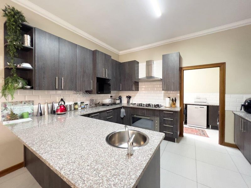 Dual Mandate - Modern Luxury in Midstream Ridge Estate - Photo 9