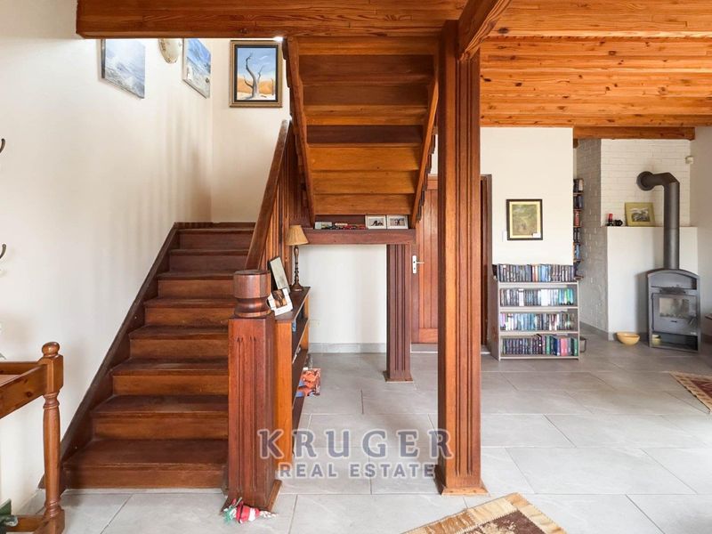 IN VINETA, A ONE-OF-A-KIND COASTAL FARMHOUSE - Photo 2