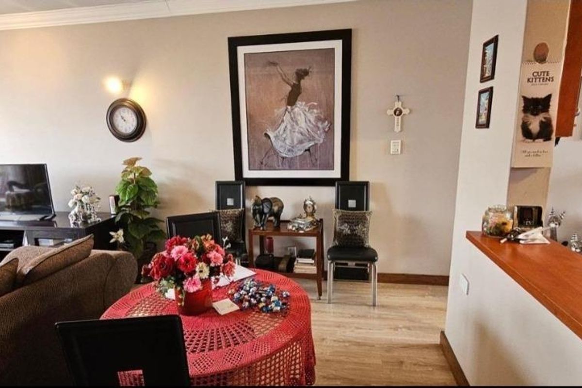 2 Bedroom Townhouse in New Redruth - Photo 5