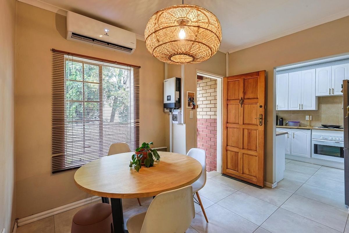 Move-In Ready Comfort in a Quiet Moreleta Park Complex. - Photo 4