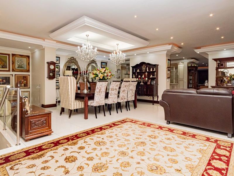 Meyersdal Eco Estate's most extraordinary residence where Elegance, Comfort and Sophisticated living reaches its zenith. - Photo 6