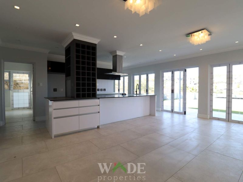 Windhoek Auasblick: Newly built 7 Bedroom house with Flat is For Sale - Photo 7