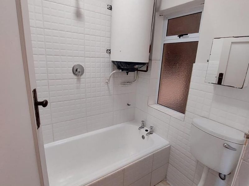 Bachelor Apartment for Rent in Mowbray - Photo 7