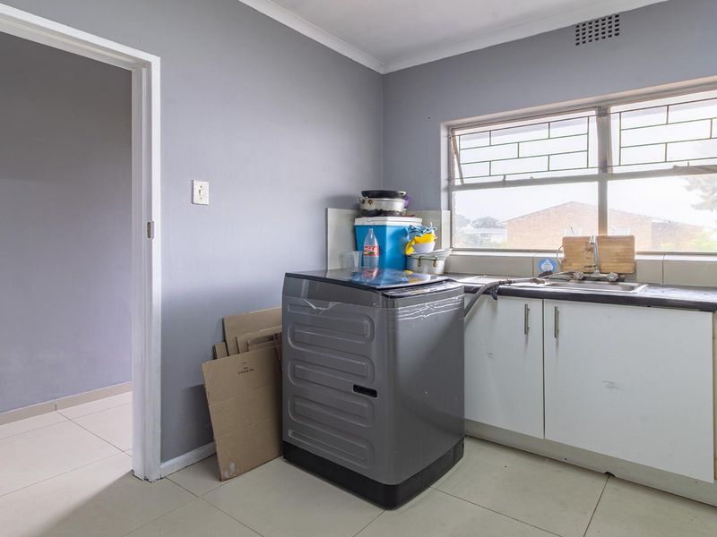 Spacious 2-bedroom apartment in the heart of Parow Valley, - Photo 7