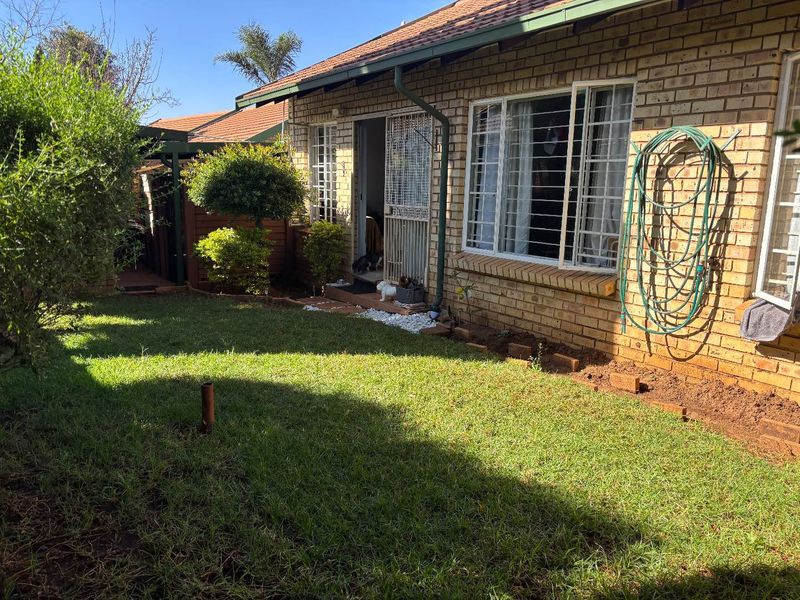 Secure 2 Bedroom Townhouse in Die Wilders For Sale - Photo 9