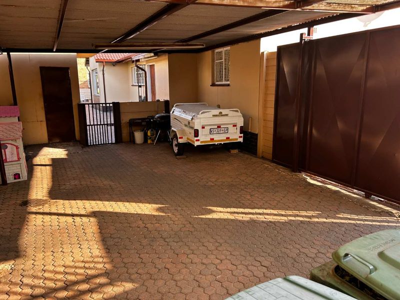 Brand New Listing in the Heart of Brackenhurst - Photo 6