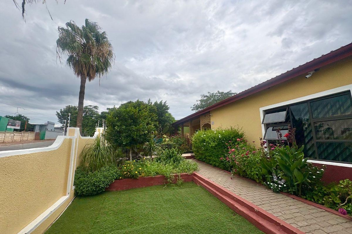 3 Bedrooms House For Sale in Khomasdal - Photo 2