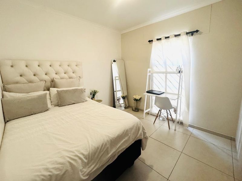 2 Bedroom Townhouse For Sale in Rocky Crest - Photo 8