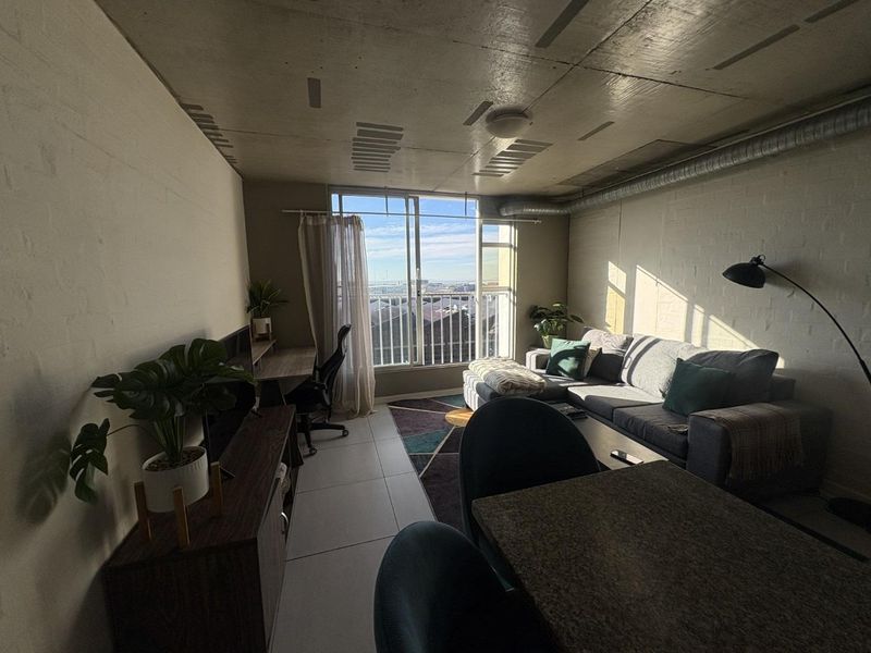 Modern Industrial Apartment with Ocean & Harbour Views | The Hub, Woodstock - Photo 2