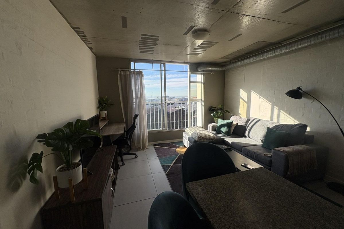 Modern Industrial Apartment with Ocean & Harbour Views | The Hub, Woodstock - Photo 2