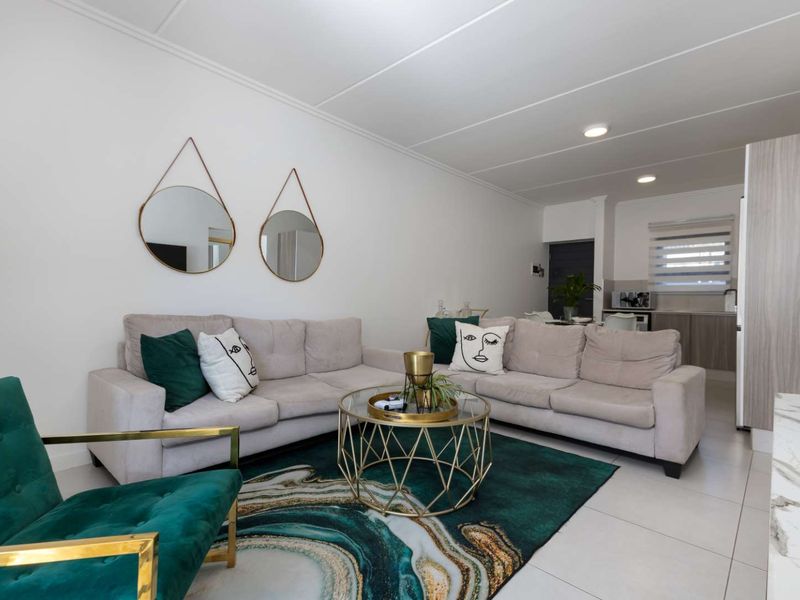 A MODERN 2 BEDROOM, 2 BATH GROUND FLOOR APARTMENT - SOUNDS LIKE A FANTASTIC FIND! - Photo 9